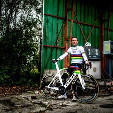 Etape, hvor man frygtede et brud på skulderen. Mads Pedersen Trek Race Shop