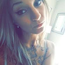 Samantha Isham's Instagram, Twitter & Facebook