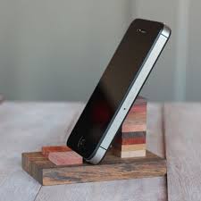 Diy Wooden Cell Phone Stand Alyssa And Carla Diy Phone Stand Cell Phone Stand Diy Phone