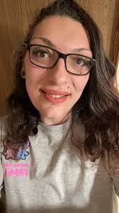 Karla Elliott's Instagram, Twitter & Facebook