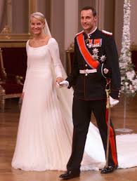 Crown princess, prince sverre magnus, queen sonja, harald v of norway, princess ingrid alexandra. The Bridal Couple In The Royal Palace Oslo Wedding Of Crown Prince Haakon And Ms Mette Marit Tjesse Royal Wedding Dress Famous Wedding Dresses Royal Brides