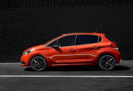 Revealed to the general public during the 85th geneva international motor show, the new peugeot 208 was presented in its orange power livery. Peugeot 208 2018 Nueva Gama Adios Al 3 Puertas Y Precios Para Espana