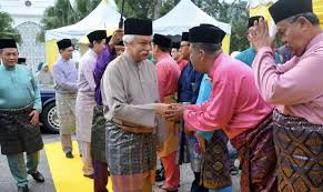 Tunku alif hussein passed away at 11.55am at hospital canselor tuanku muhriz in kuala lumpur. Adinda Tuanku Muhriz Mangkat