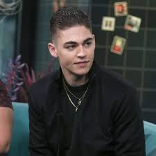 Последние твиты от hero fiennes tiffin (@heroftnews). Hero Fiennes Tiffin Says He S Never Had A Girlfriend And Uhh We Totally Volunteer