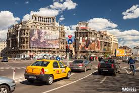 Vista nocturna de la fachada del palacio cec en bucarest, capital de rumanía. Bucarest En 10 Sensaciones Y 22 Fotografias Machbel