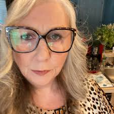 This SUPER EASY Taco Soup is a quick fix dinner that's perfect any night of  the week! FULL PRINTABLE RECIPE:  http://www.iwashyoudry.com/quick-and-easy-taco-soup-recipe/