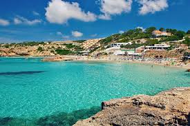 Majoritatea plajelor bune din spania sunt destul de ascunse, necesitand o masina pentru a ajunge la ele sau cazare la un hotel din apropiere. Ibiza Top Cluburi Plaje Si Experiente Unice