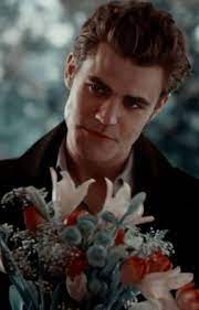 Hiding in the shadows, alone in the world. Stefansalvatore Geschichten Wattpad