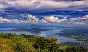 Taal volcano is a large caldera filled by taal lake in the philippines. Manila Stadt Tagatay Taal Vulkan See Tagestour Getyourguide
