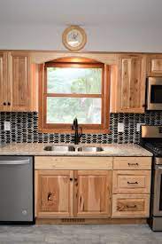Haas Signature Collection Wood Species Rustic Hickory Cabinet Finish Natural Door Style Esta Hickory Kitchen Kitchen Cabinet Styles Hickory Kitchen Cabinets
