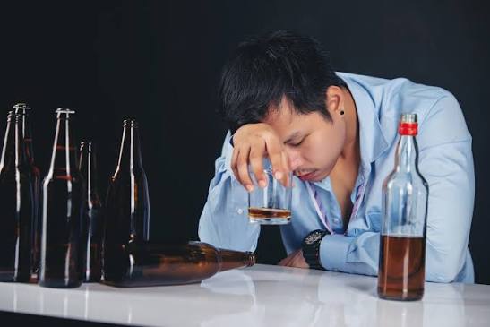 Excessive drinking harms your body | Credihealth