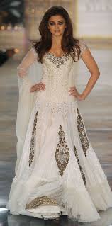 Aishwarya Rai White Simple Lehenga Manish Malhotra Indian Dresses Desi Fashion Bollywood Fashion