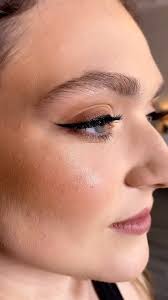 Eyeliner 😮‍💨, • makeup: @amandaalcantaramua , • team: @bangsandblush_ ,  #weddingmakeup #knoxvillemua #tennesseemua softglammakeup #glammakeup  #weddingmakeupideas #bridalmakeup #softbridalmakeup ...