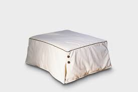 Dublexo è un divano letto ad una piazza e mezza che si distingue sia per l'eccezionale comodità (è infatti un divano letto per uso quotidiano o molto frequente), sia per l'originale design scandinavo, tipicamente nordico. Pouf Letto A Una Piazza E Mezza Bill