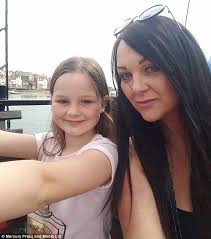 See more ideas about roblox roblox pictures free avatars. Girl Six Sent Creepy Message On App Roblox By Stranger Daily Mail Online