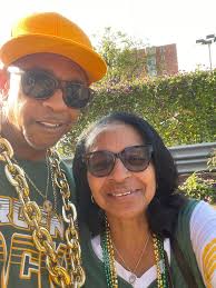 We try to make one ☝🏽 game a year. This year it's the Browns.