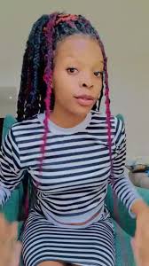 Uyuu Zeze ndi Kellie Divine Njuchi atisokoseradii mhuu