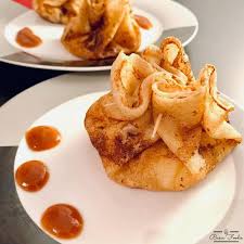 Aumoniere De Crepes Aux Pommes Et Caramel Beurre Sale