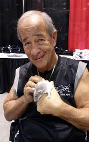 Men show us them Tatts. I love a tatted man.