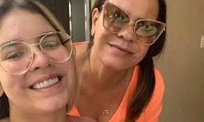 Mãe de Marília Mendonça desabafa perda da filha e irmão: ''É dor demais''