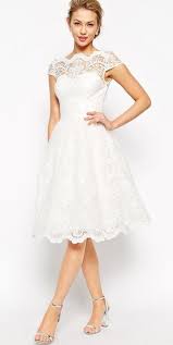 A Stunning White Lace Dress Fit For A Bride Or All White Party With Cap Sleeves And Midi Length This Dress Gives You Eleg Com Imagens Vestidos Dama De Honra Noiva