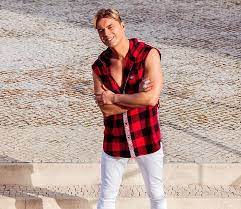 Confie nos mais divertidos cantores para eventos em portugal disponíveis no nosso site. Tvi Segura Artistas E Paga Para Nao Atuarem Na Sic