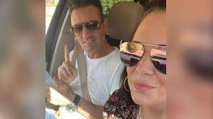Danni büchner mit vampirzähnen, so hat andreas robens das wandbild von danni und jens büchner in der ehemaligen faneteria umgestaltet. Daniela Buchner Vox Goodbye Deutschland Mit Schlager Sanger Liiert Tv Star Aussert Sich Zu Kommentaren Stars