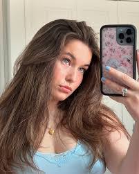 Madelyn White's Instagram, Twitter & Facebook