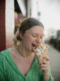 Cool Cat Creamery 📍206 N Denver Ave 🌟open til 10 tonight!!