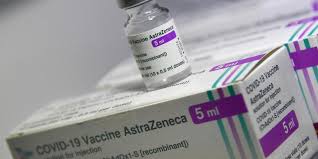 Les maux de tête sont un effet secondaire fréquent de la pilule contraceptive, poussant beaucoup de femmes à l'arrêter. Covid 19 Quels Effets Secondaires Possibles Avec Le Vaccin D Astrazeneca Marie Claire