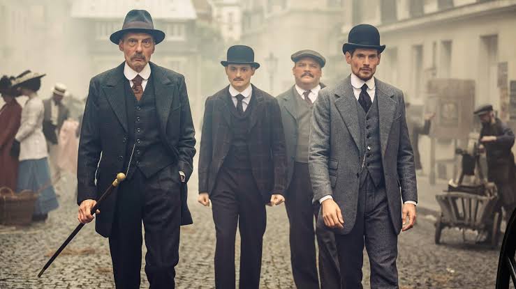 Paris Police 1910 sur Canal+ : faut-il avoir vu les précédentes séries 1900  et 1905 ? | SFR ACTUS