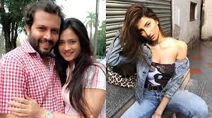 Last updated:august 13, 2019, 17:59. Shweta Tiwari S Daughter Palak Breaks Silence After Stepfather Abhinav Kohli S Arrest Reveals Complete Truth Tv News India Tv