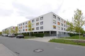 Im gegensatz zu teuren hotelzimmern, oftmals mangelhaft ausgestatteten monteurwohnungen oder beengten pensionszimmern ohne dusche/wc profitieren sie in den vollständig möblierten zimmern und wohnungen aus unserem. 1 Zimmer Wohnung Mieten Erlangen Bei Immonet De