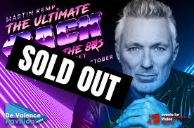 On Saturday Lowri Wyn Smith brought some Christmas spirit to Tenby Indoor  Market Lowri will be singing in the market a couple more times from now  until Christmas, pop in and say