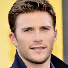 Nuovo taglio di Scott Eastwood per il 2025 (Foto) : il 54 lo apprezza