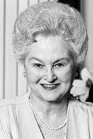 Mary Simmerman's Instagram, Twitter & Facebook