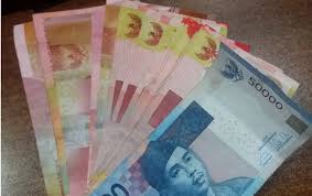 (istimewa) di dalam rumah biyok, ditemukan uang berserakan dengan berbagai pecahan mulai rp 100 sampai rp 100 ribu. Modus Bersihkan Kamar Art Curi Harta Majikan Sendiri