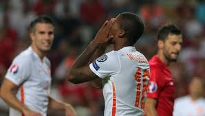 Holanda y bélgica habían unido fuerzas para organizar la edición del 2000 y al final fue la única propuesta. Holanda Fue Goleado Por Turquia Y Se Aleja De La Eurocopa 2016 Deportes Correo