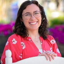 Emily Prim's Instagram, Twitter & Facebook