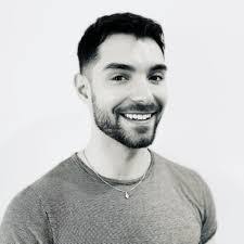 Evan Lowe's Instagram, Twitter & Facebook