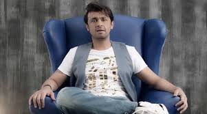 Sandese aate hain humein tadpate hain to chitthi aati hai to pooche jaati hai ke ghar kab aaoge ke ghar kab aaoge likho kab aaoge ki tum bin ye ghar soona soona hai. Music Companies Give Commercial Songs To Their Artists Sonu Nigam Entertainment News The Indian Express