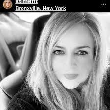 Carolyn Timmins's Instagram, Twitter & Facebook