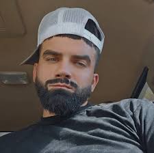 Hi all! I just wanted to introduce myself and share a photo that I took.  Who can make my hair longer ♥️