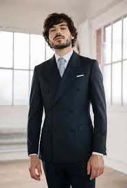 Comme il est composé de divers éléments, le choix du costume parfait va devoir tenir compte des caractéristiques de chaque partie. Decouvrez Quel Costume Est Adapte A Votre Mophologie