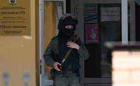 Сообщается также, что возможно в школе был еще и взрыв. Ypydfxoqqtnycm