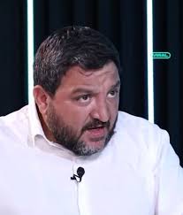 فيديو يوثّق لحظة الاعتداء على الصحافي رامي نعيم في منطقة فردان أمس.