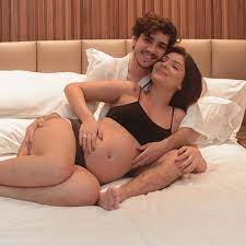 Artista deixa nicolas, filho de um ano e 11 meses, fruto da relação com o ator joão fernandes. Joao Fernandes Fala Sobre Paternidade Aos 20 Nao Vou Perder Nada Quem Quem News