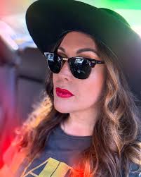 Contemplating last night's White Lotus finale and looking forward to  today's Easter Egg Hat Parade. Have we all watched it yet? Let's talk about  it. It was Carrie Coon's 'time gives it