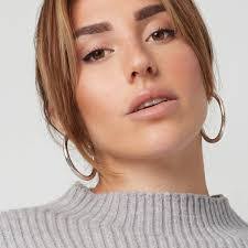 Lisa Plata's Instagram, Twitter & Facebook