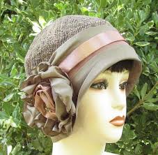 1920s Vintage Inspired Cloche Hat in Mauve